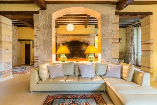 Castelsagrat Chateau Sleeps 19 Pool Wifi