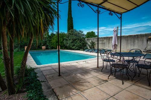 Stunning Property Between Alpilles And Luberon
