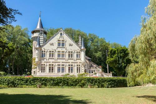 Cernay Chateau Sleeps 12 Pool