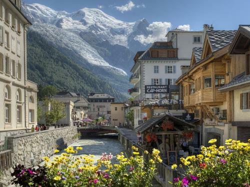 Modern Apartment In Chamonix-mont-blanc With Large Terrace