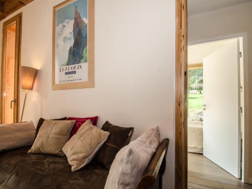 Cozy Chalet In Rhone Alpes With Terrace