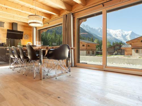 Luxury Chalet In Chamonix With Large Garden