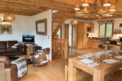 Chalet Belle Vache In Chatel With Hot-tub
