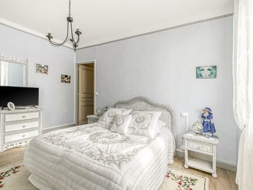 Pretty Holiday Home In Dax With Garden