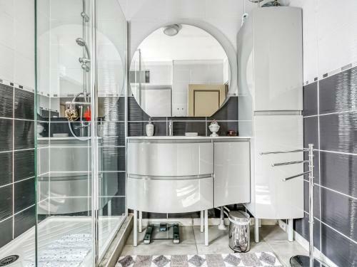 Pretty Holiday Home In Dax With Garden