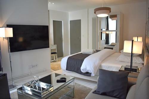 Villa Castel Chambres D'h�tes B&B