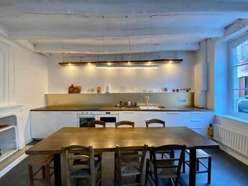 The 1777 House By Locntour