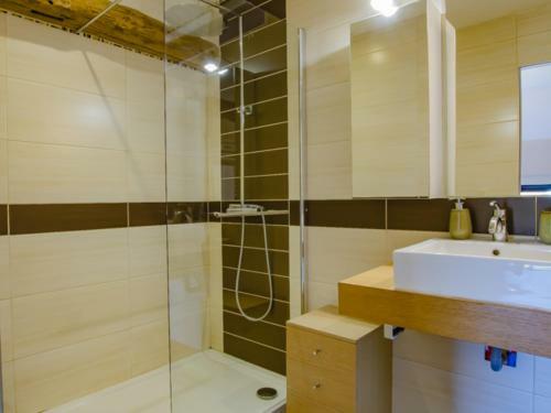 G�te Dosches, 4 Pi�ces, 7 Personnes - Fr-1-543-212