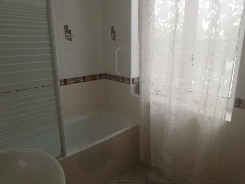 Hotel H�tel Le Tosny