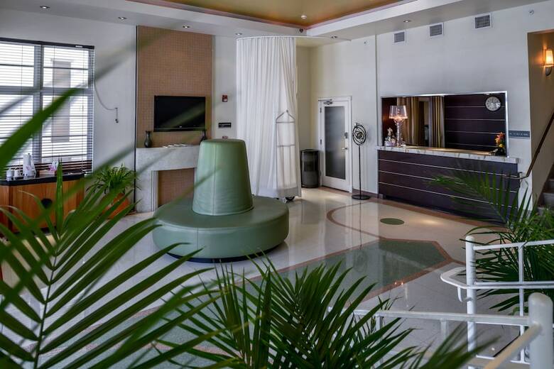 Hotel Crescent Resort