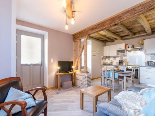 G�te Estissac, 3 Pi�ces, 4 Personnes - Fr-1-543-82
