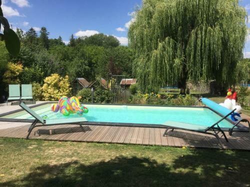 G�te Estissac, 3 Pi�ces, 4 Personnes - Fr-1-543-82