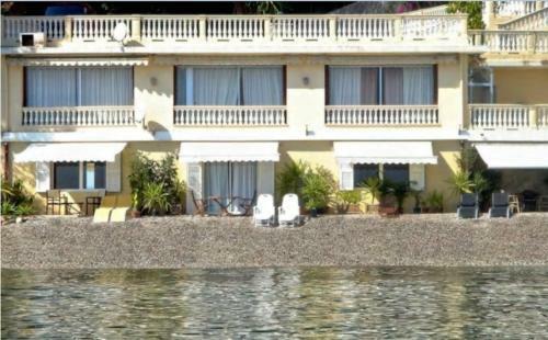 Apartment On The Beach