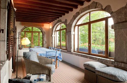Faverges Villa Sleeps 15 Pool Wifi
