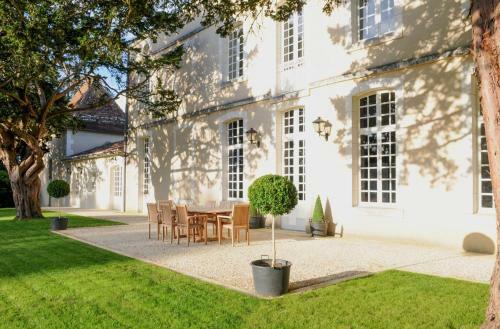 Filouane Chateau Sleeps 16 Pool Wifi
