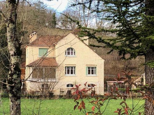 Majestic Villa In Frayssinet With Private Pool