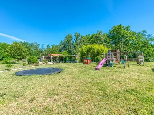 Plush Holiday Home In Gagni�res With Private Swimming Pool