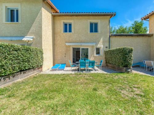 Plush Holiday Home In Gagni�res With Private Swimming Pool
