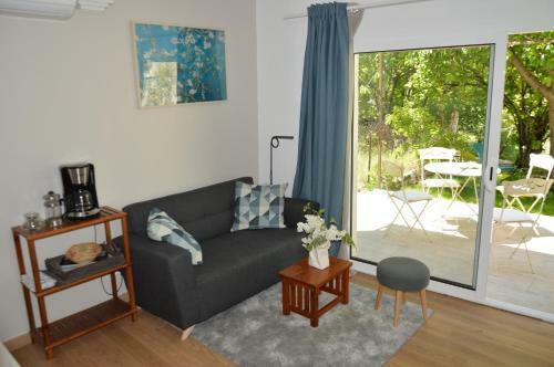 Charmante Maisonnette Ind�pendante � Goult En Luberon