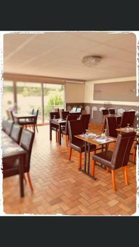 Hotel H�tel Le Bretagne Et Restaurant Le Papillon