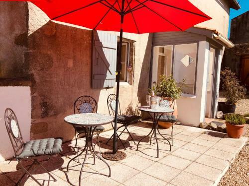 3-bed Farmhouse With Heated In Ground Pool