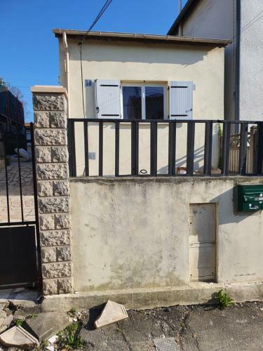Captivating 1-bed Apartment In Goussainville