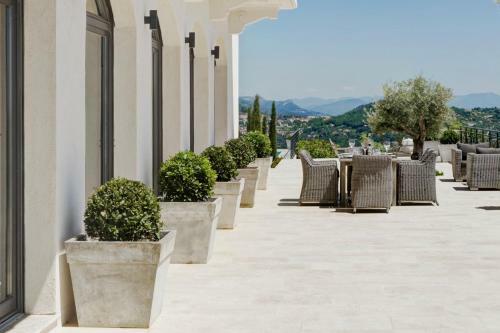 Grasse Villa Sleeps 8 With Pool And Air Con