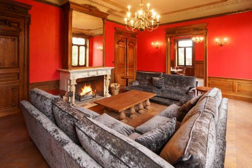 Hallines Chateau Sleeps 26 Wifi