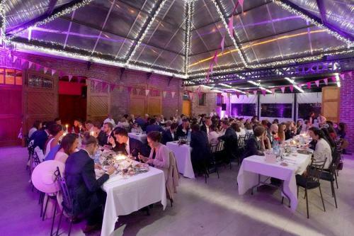 Hallines Chateau Sleeps 26 Wifi