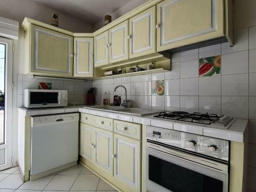 Majestic Villa In Homps With Private Pool