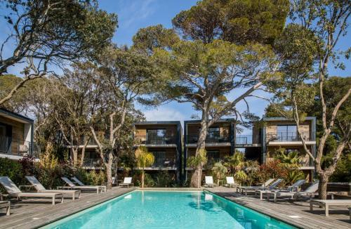 Hotel Le Lodge Des �les D'or