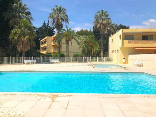 Modern Apartment In Juan-les-pins With Large Pool