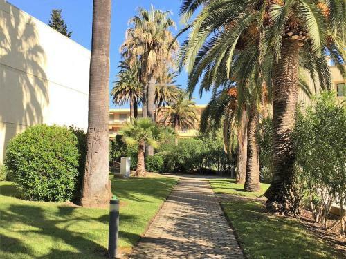 Modern Apartment In Juan-les-pins With Large Pool