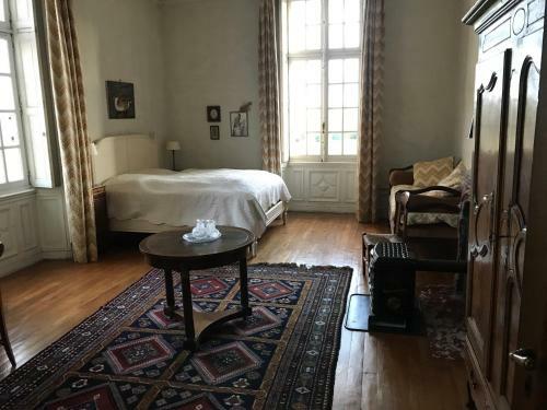 Bed & Breakfast Chateau de Joyeux - Chambres D'hotes
