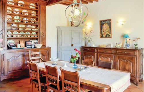 Four-bedroom Holiday Home In Labatut Riviere