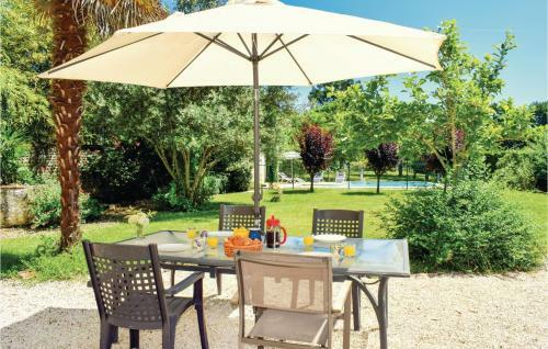 Four-bedroom Holiday Home In Labatut Riviere