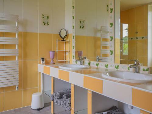 Beautiful Holiday Home In Labastide Darmagnac With Pool