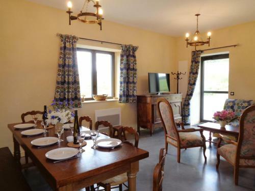 Apartamento Appartement Marcilly-le-ch�tel, 1 Pi�ce, 14 Personnes - Fr-1-496-214