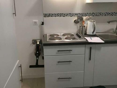 Cheerful Holiday Home In Labouheyre With Jacuzzi