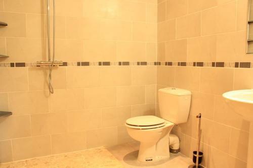 Stunning 4-bed House In Lacapelle-biron