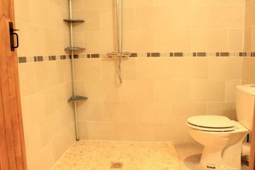 Stunning 4-bed House In Lacapelle-biron