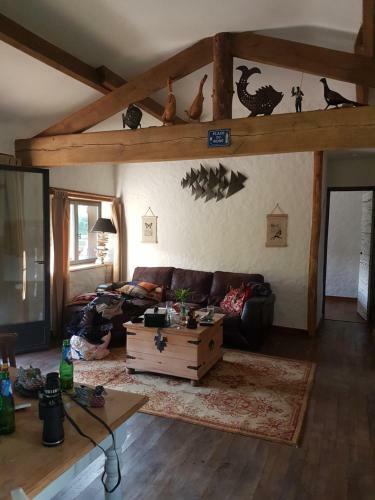 Charming 1-bed Cottage In The Hideout