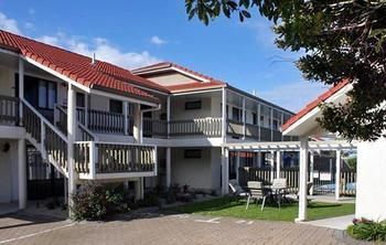 Summit Motor Lodge