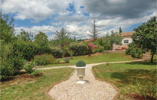Four-bedroom Holiday Home In Lamalou Les Bains
