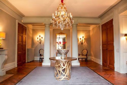 Langeais Chateau Sleeps 18 Pool Wifi