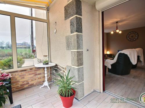 G�te Lanrelas, 4 Pi�ces, 6 Personnes - Fr-1-536-112