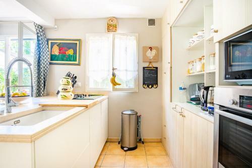 Jolie Maison Atypique Avec Piscine
