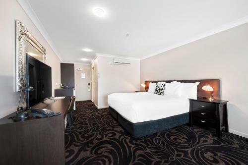 The Waterfront Hotel