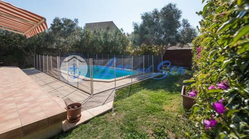 Maison Flamants Roses Avec Piscine
