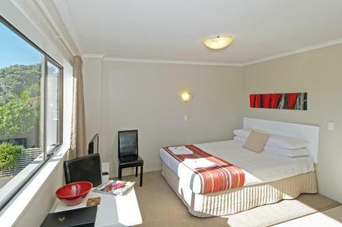 Airport Harbour View Motel